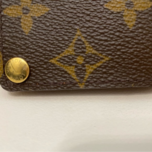 Louis Vuitton Monogram Card Holder - Picture 11 of 15